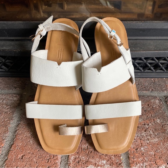 Toms Shoes - TOMS FREYA White Rose Gold Flats Sandals EXCELLENT CONDITION SZ 9.5 EU 41